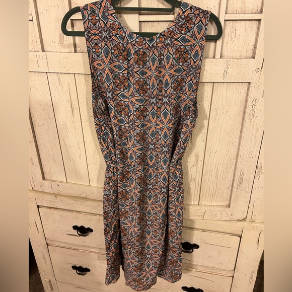 Loft Dress - Picture 4 of 5